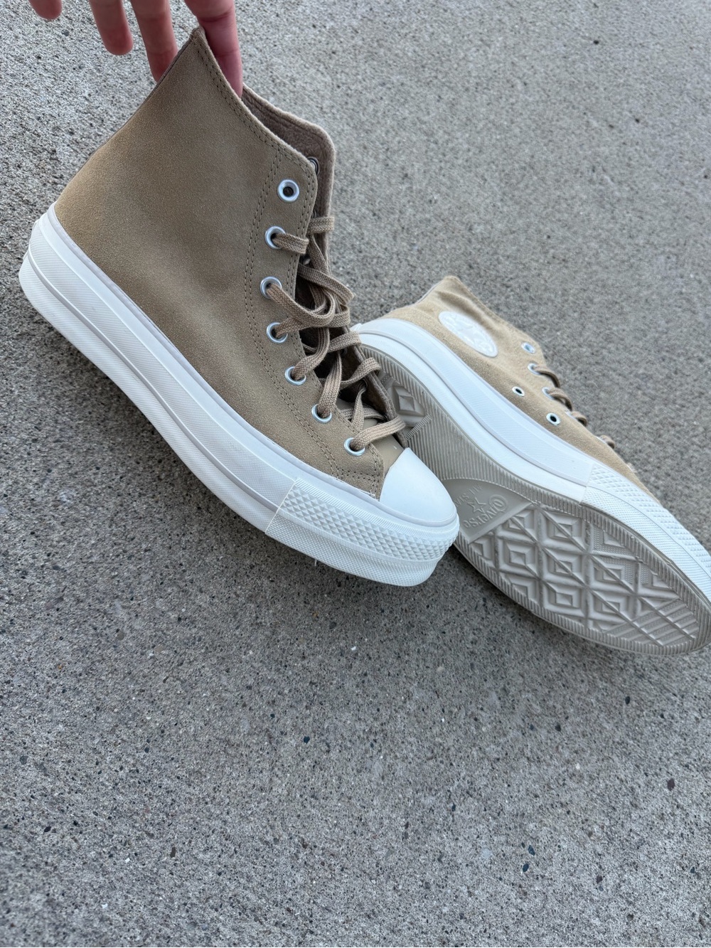 Converse Chuck Taylor All Star Move Platform High Tops Tan Suede – Women’s 9